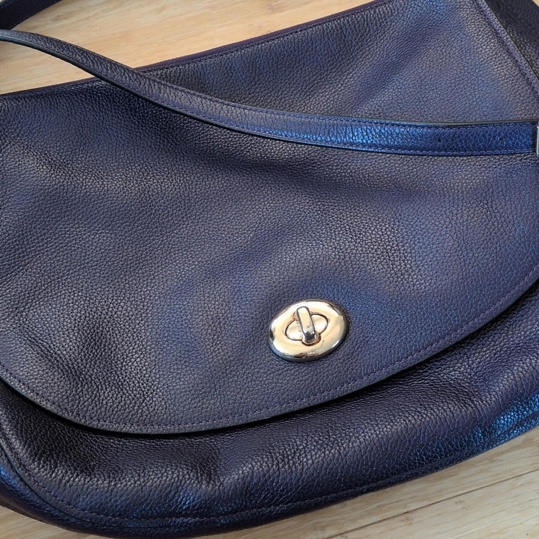 Coach Turnlock Hobo Bag In Eggplant