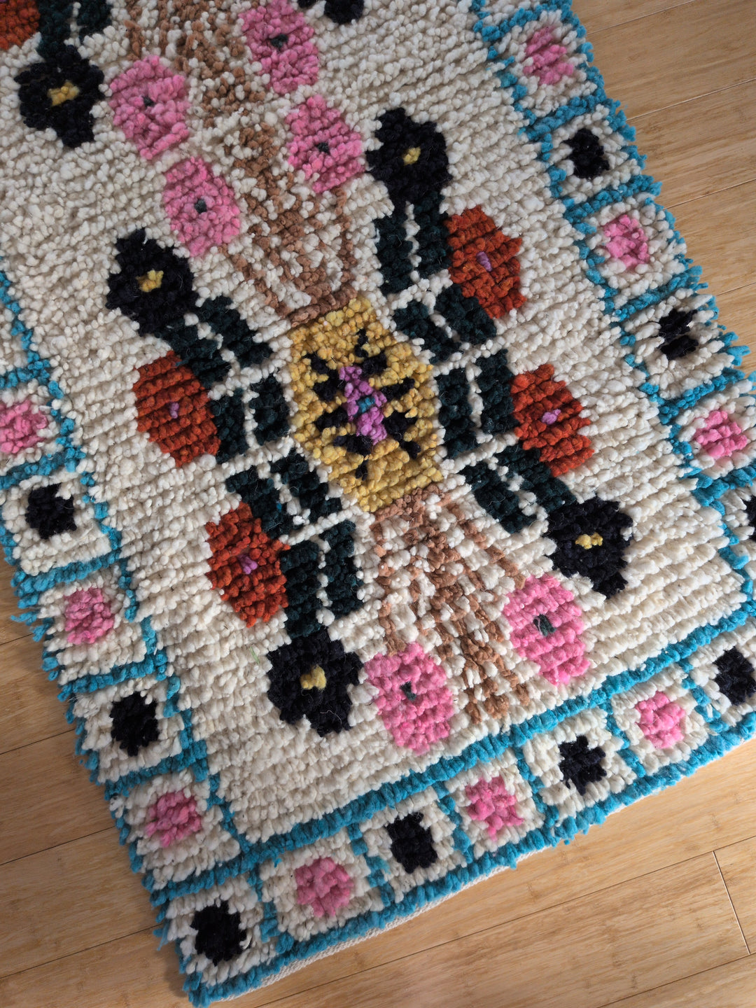 Hand Loomed Momo Floral Rugs by Girón Guatemalan Home and Decor